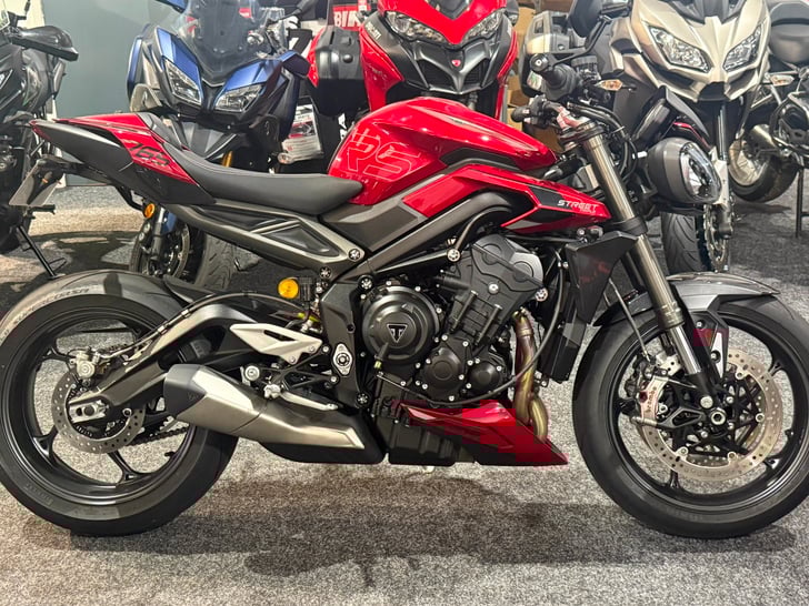 Triumph STREET TRIPLE RS