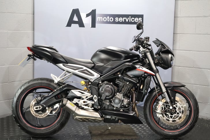 TRIUMPH STREET TRIPLE 765 RS