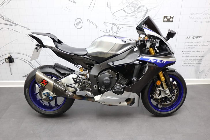 Yamaha R1M 