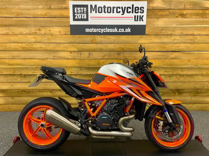 KTM 1290 SUPER DUKE R EVO