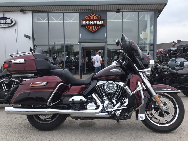 Harley-Davidson TOURING FLHTCU ELECTRA GLIDE ULTRA CLASSIC