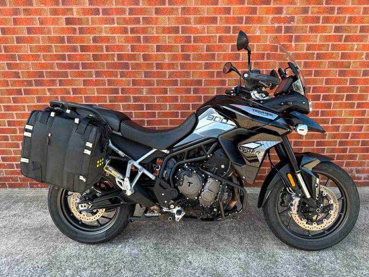 TRIUMPH TIGER 900 GT
