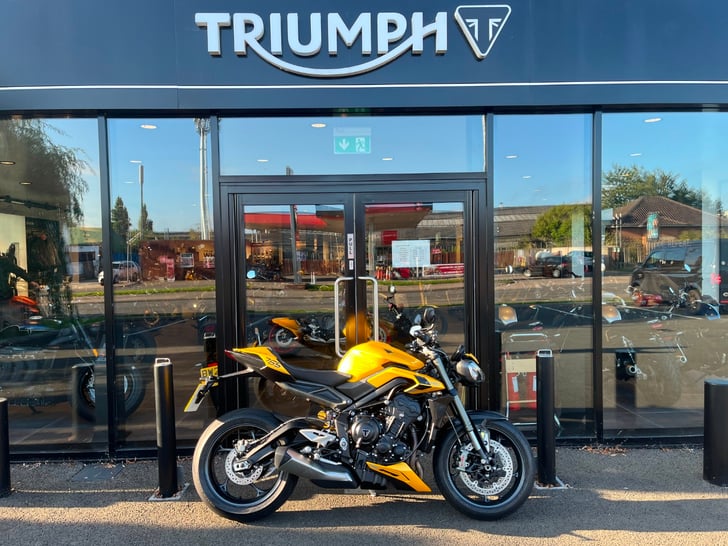 TRIUMPH STREET TRIPLE 765 RS