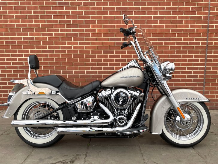 HARLEY-DAVIDSON SOFTAIL FLSTN DELUXE