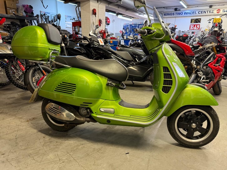 Piaggio VESPA GTS 300 SUPER ABS CVT EURO 4