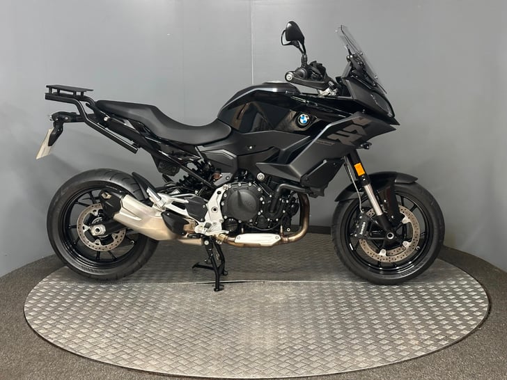 BMW F 900 XR