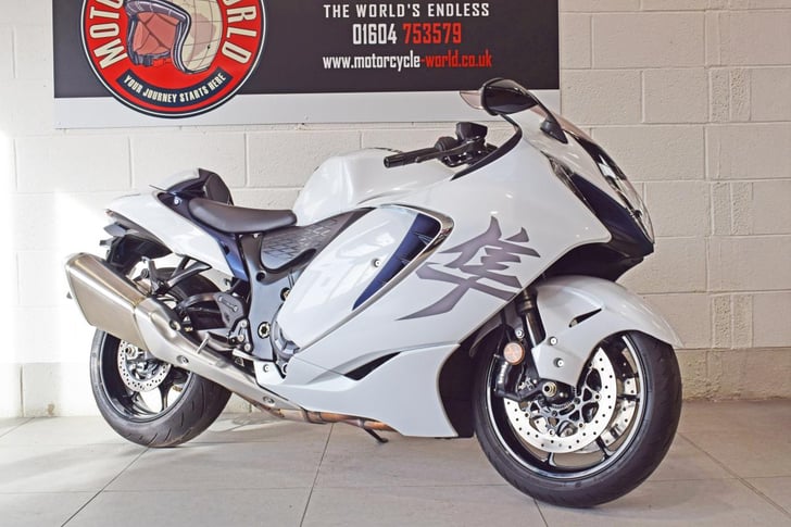 SUZUKI GSX1300R HAYABUSA