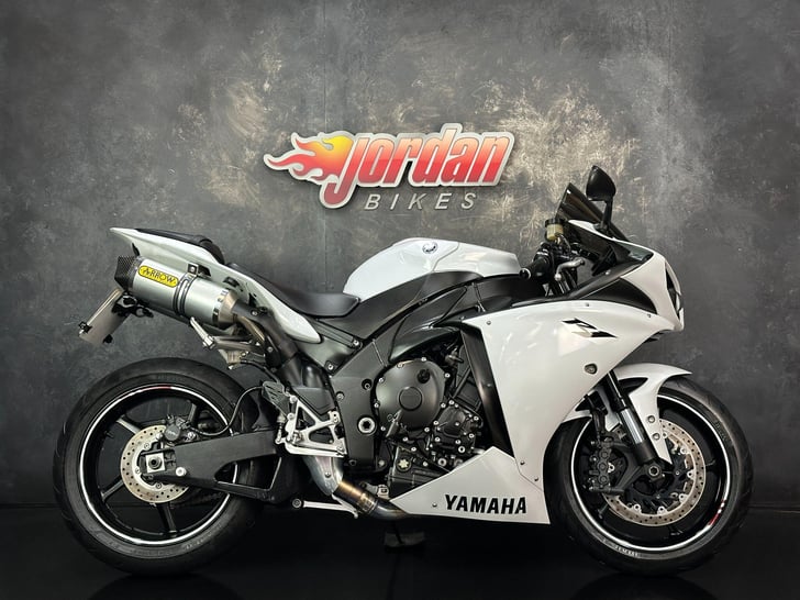 Yamaha R1 1000