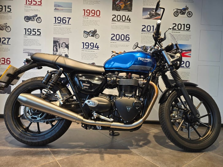 Triumph STREET TWIN