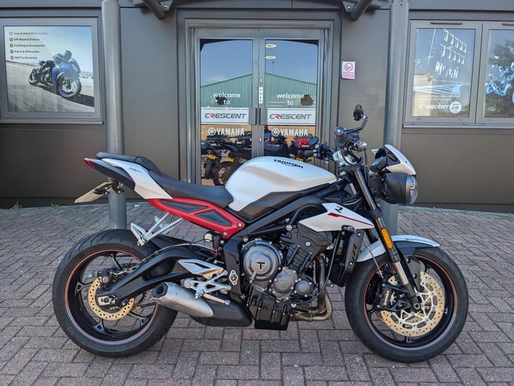 Triumph STREET TRIPLE R