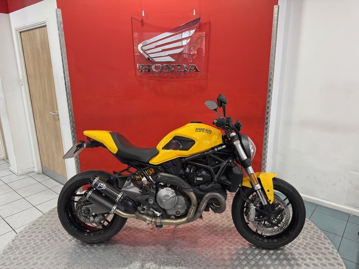 Ducati MONSTER 821