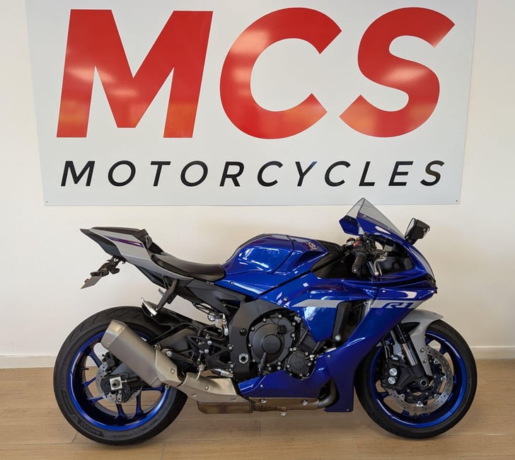 Yamaha R1 1000