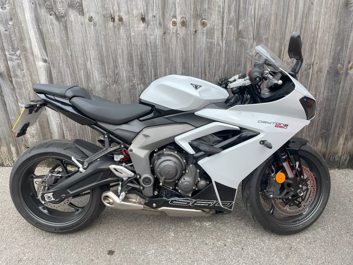 Triumph DAYTONA 660