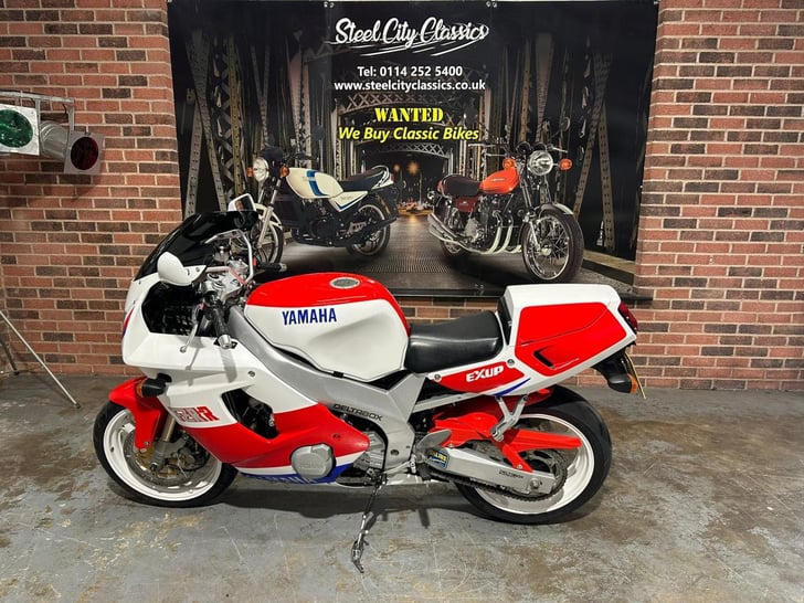 Yamaha FZR600