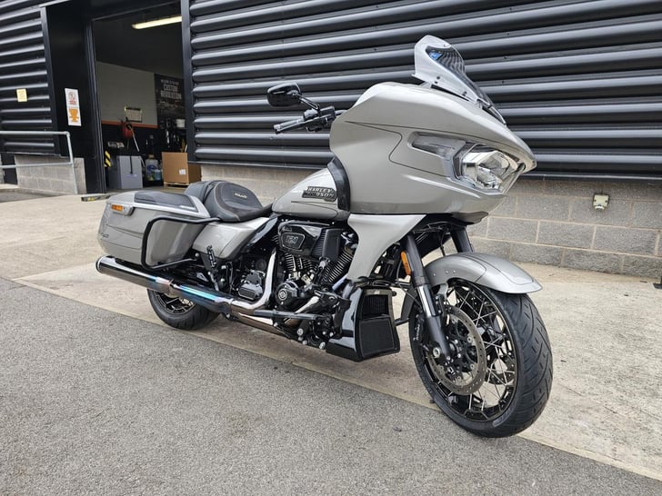 Harley-Davidson CVO ROAD GLIDE 1977 23 