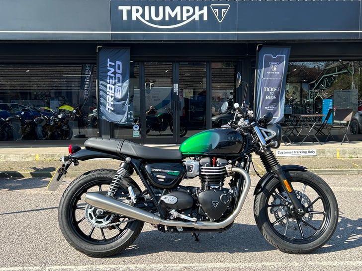Triumph SPEED TWIN 900 STEALTH EDITION