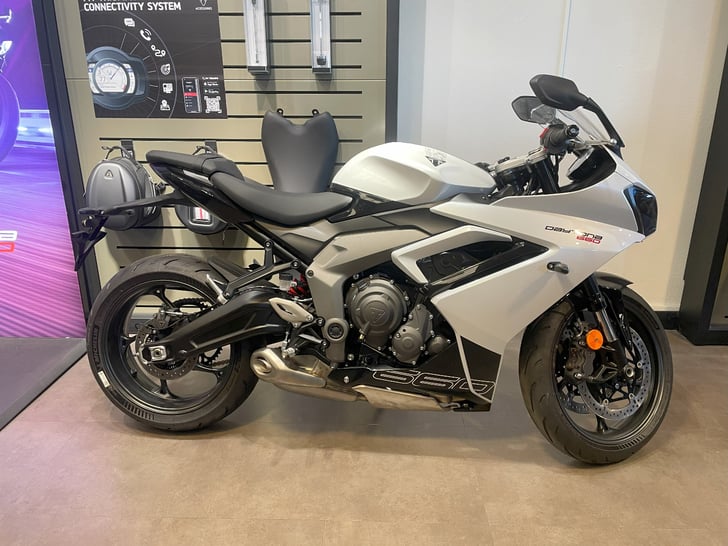 Triumph DAYTONA 660