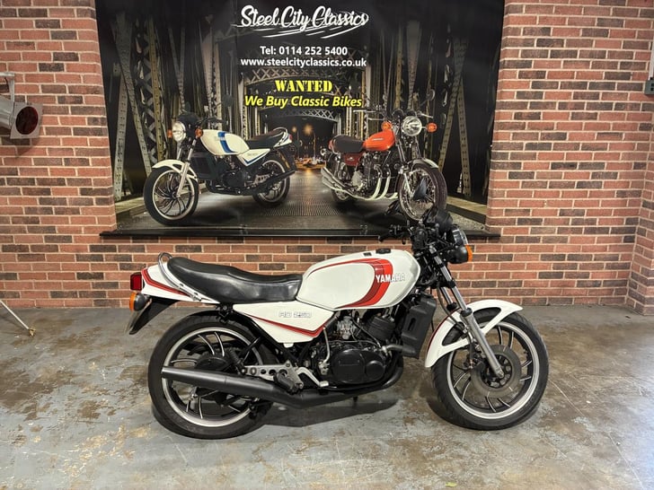 Yamaha RD250LC