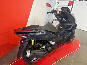 Used Honda PCX 125 PCX 125 for sale in Newcastle-under-Lyme | Image 2