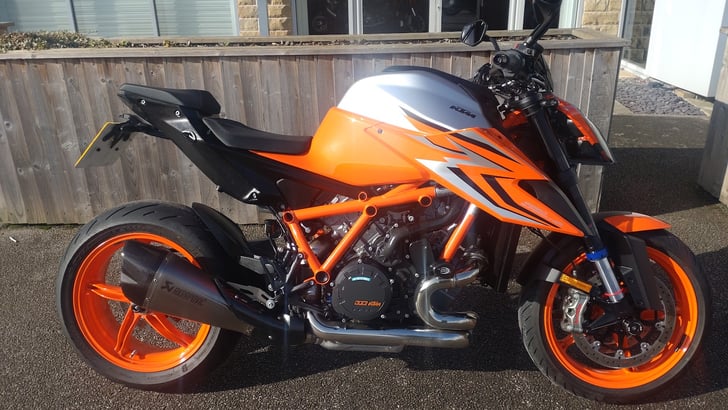 KTM 1290 SUPER DUKE R EVO