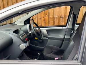 Used Toyota AYGO AYGO 1.0 VVT-I PLATINUM MULTIMODE EURO 4 5DR (AC) for sale in Chesterfield | Image 2