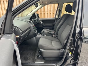 Used Land Rover FREELANDER 2 FREELANDER 2 2.2 TD4 GS 4WD EURO 5 (S/S) 5DR for sale in Chesterfield | Image 2