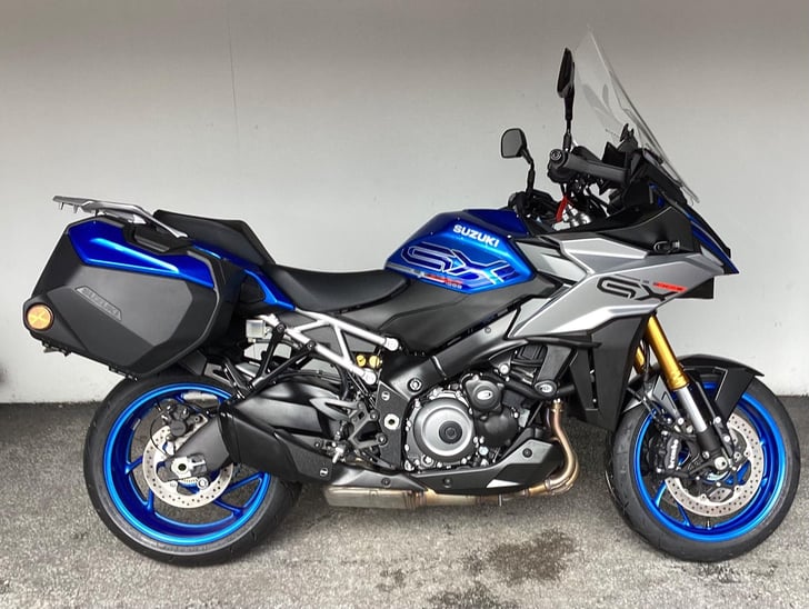 Suzuki GSX-S1000GX+