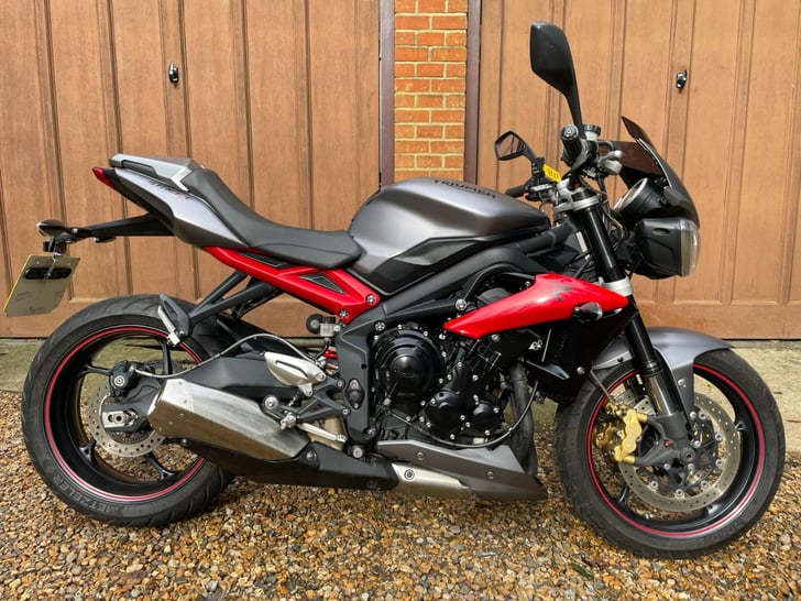 Triumph STREET TRIPLE 675 R ABS