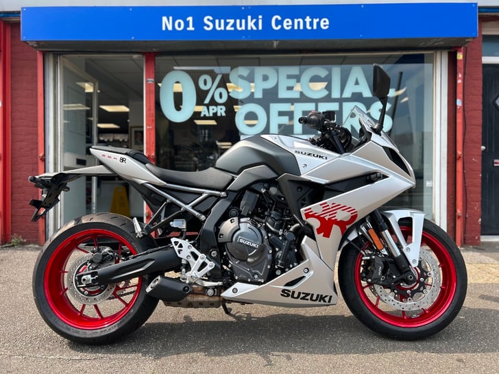 Suzuki GSX-8R
