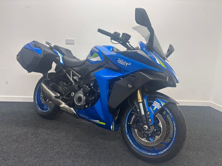 Suzuki GSX-S1000GT+