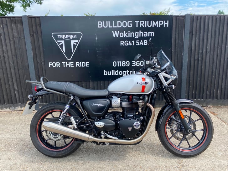 Triumph STREET TWIN