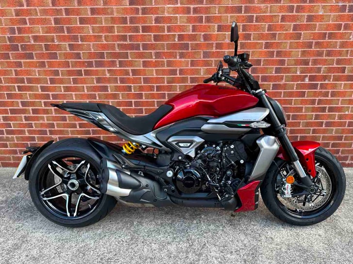 Ducati XDIAVEL BLACK STAR
