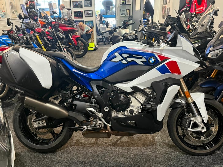 BMW S1000XR