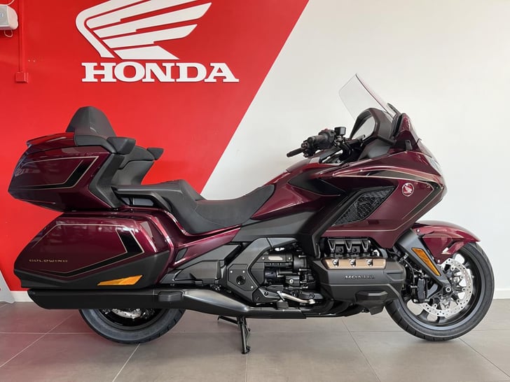 HONDA GL1800DA-S TOUR DCT 
