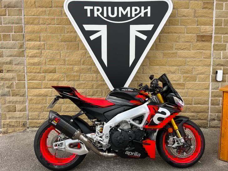 Aprilia TUONO V4 1100 FACTORY
