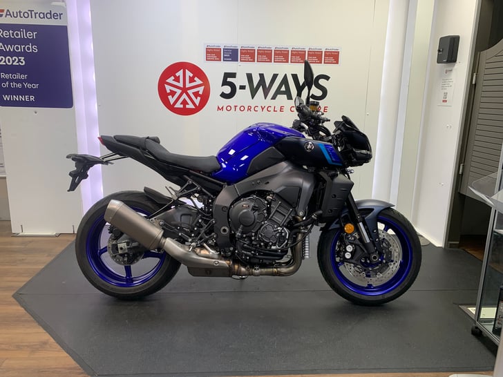 YAMAHA MT-10