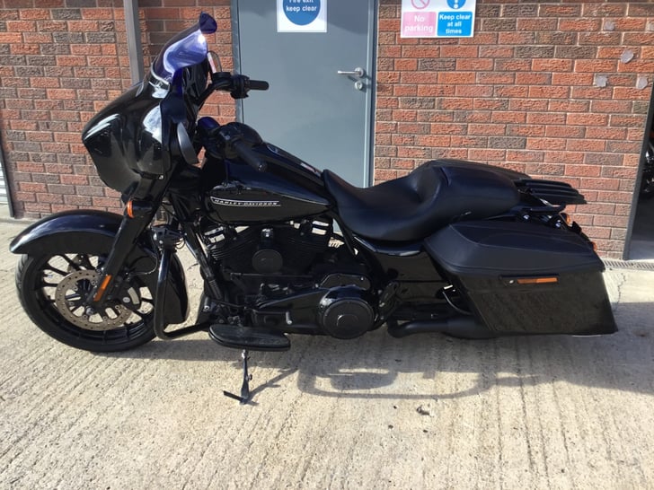 Harley-Davidson STREET GLIDE SPECIAL