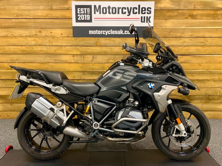 BMW R 1250 GS TRIPLE BLACK
