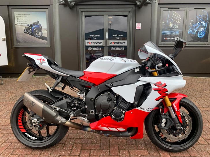 Yamaha YZF R1 18 
