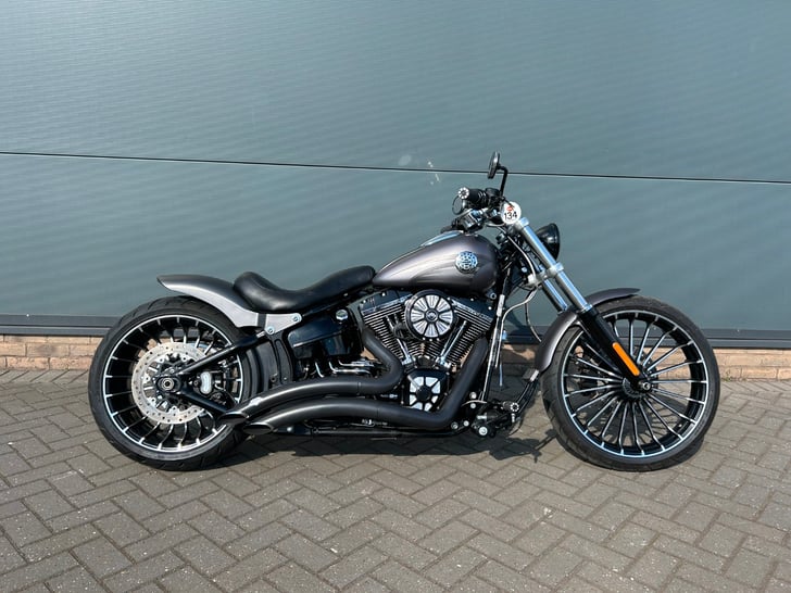 HARLEY-DAVIDSON SOFTAIL FXSB BREAKOUT