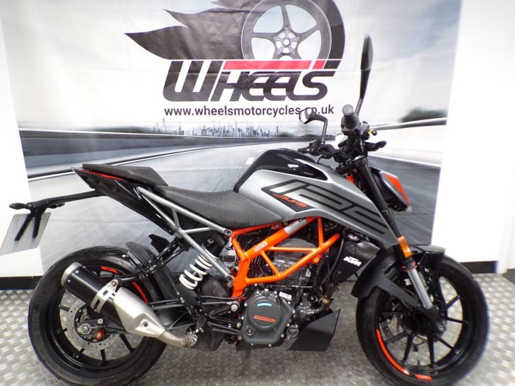 KTM DUKE 125