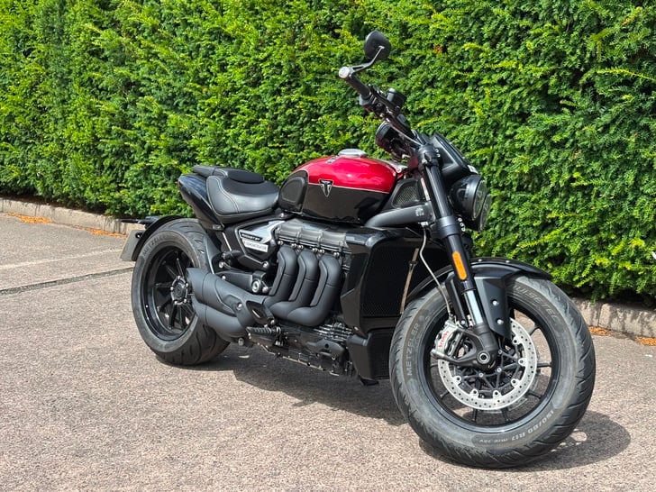 Triumph ROCKET 3 STORM R