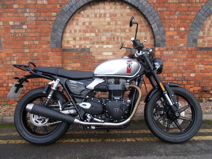 Triumph SPEED TWIN 900