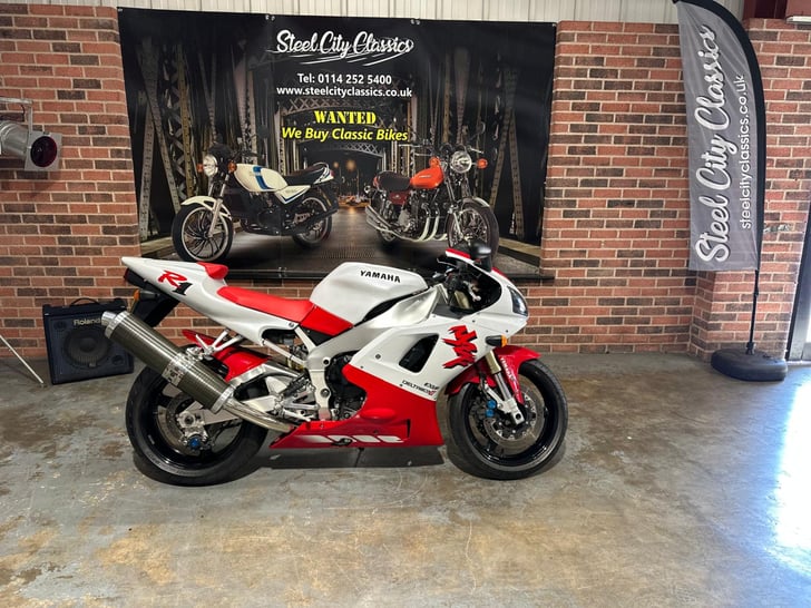 Yamaha YZF-R1