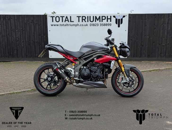 TRIUMPH SPEED TRIPLE 1050