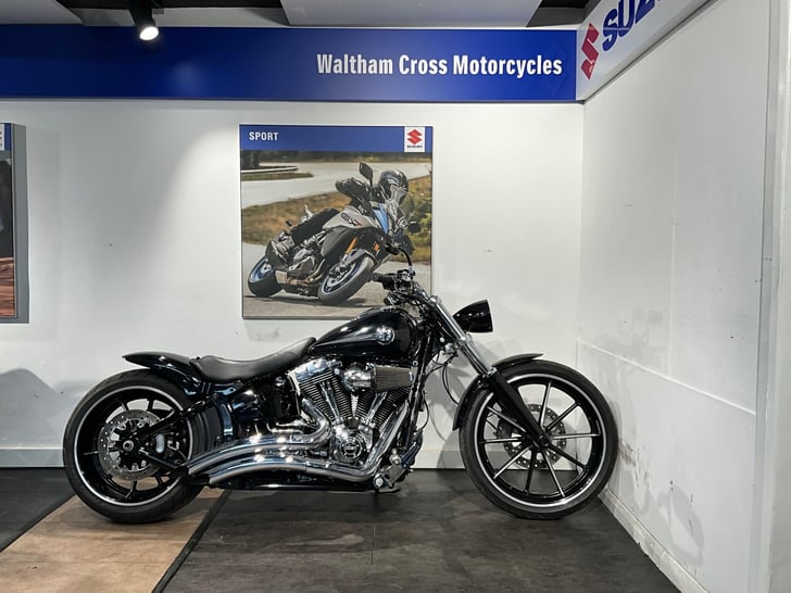 Harley-Davidson SOFTAIL 1690 FXSB BREAKOUT