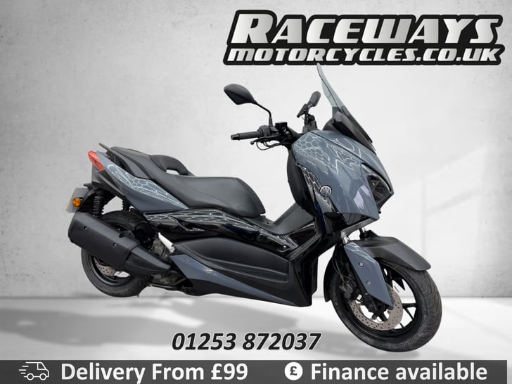 Yamaha XMAX 300