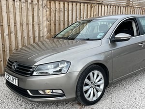 Used Volkswagen PASSAT PASSAT 2.0 TDI BLUEMOTION TECH HIGHLINE DSG EURO 5 (S/S) 4DR for sale in Chesterfield | Image 2