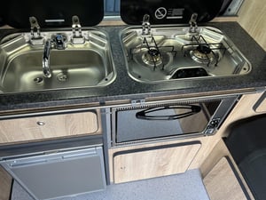 Used Volkswagen TRANSPORTER TRANSPORTER for sale in Wythall | Image 2