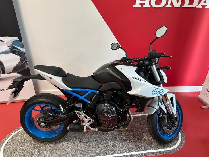 Suzuki GSX-8S